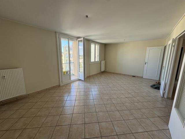 Appartement T4 76m2 avec balcon et garage à Annonay 76m² Annonay