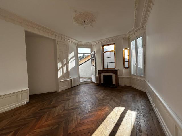 Appartement T4 89.98m² totalement rénové avec terrasse ANNONAY