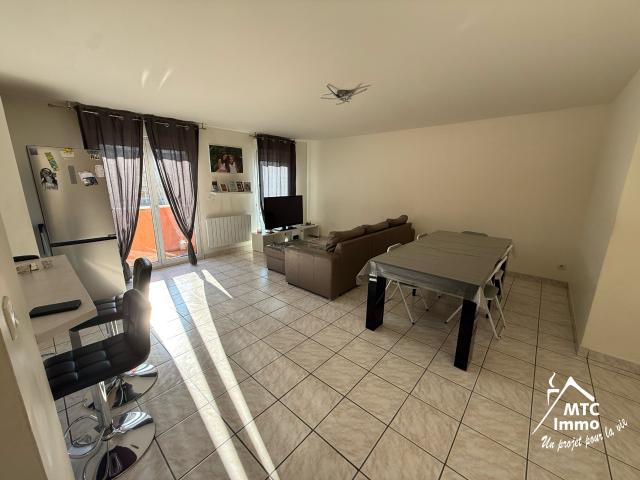 Appartement T4 92 m2 / lumineux avec terrasse à Charvieu Chavagneux