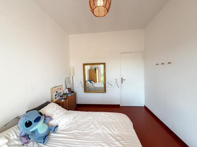 Appartement T4 94 m2 dernier étage avec balcon centre ville. 93m² Porto Vecchio