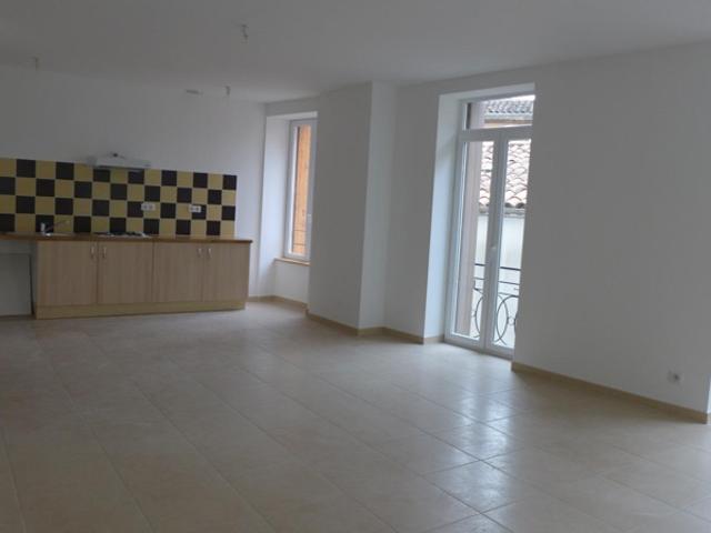 AVEZE Appartement T4 au 1er étage de 120.88m2