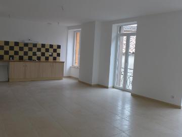 AVEZE Appartement T4 au 1er étage de 120.88m2