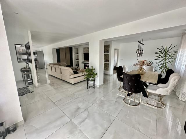 Appartement T4 127m2 hab avec jardin privé