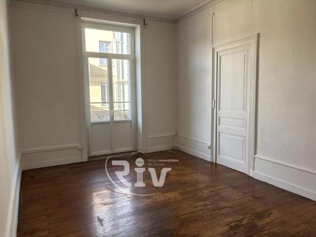 Appartement T4 1er étage BOURGOIN JALLIEU