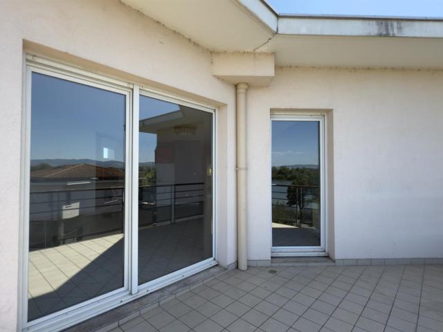 Appartement T4 3 chambres Terrasses Garage 93m² Jassans Riottier