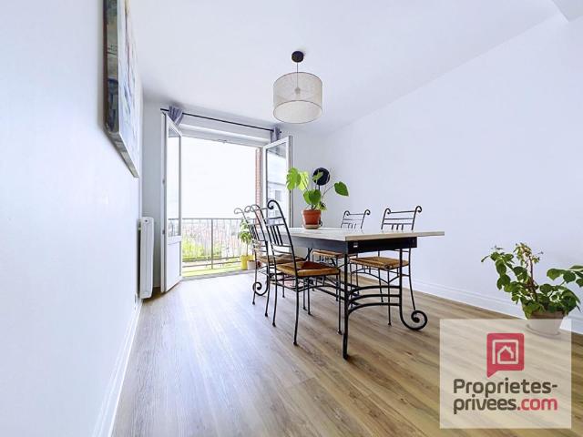 Appartement T4 traversant avec balcon