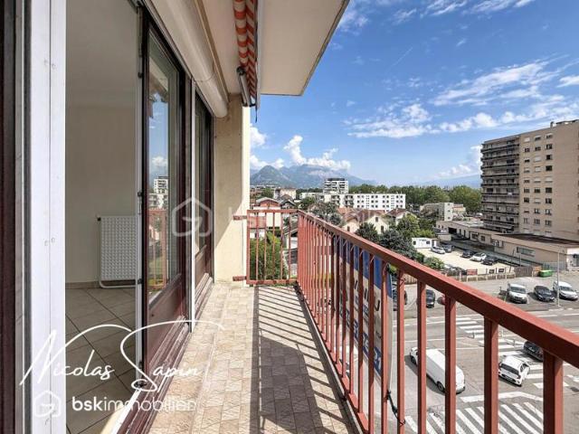 Appartement T4 transformé en T3