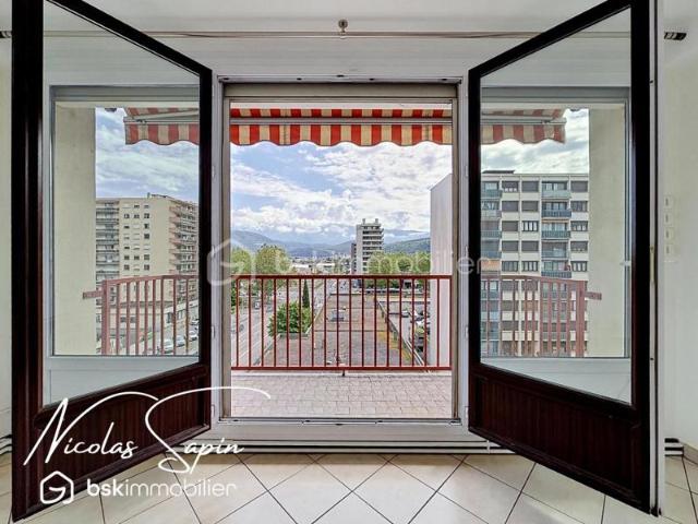 Appartement T4 transformé en T3