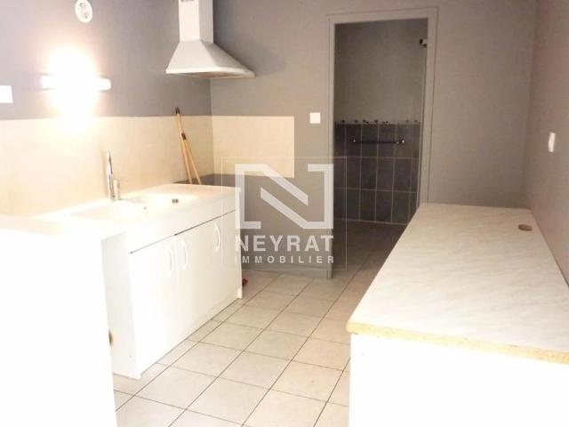 APPARTEMENT T4 A LOUER OUROUX SUR SAONE 121.9 m2 690 € charges comprises par mois: Immobilier OUROUX SUR SAONE | Neyrat Immobilier