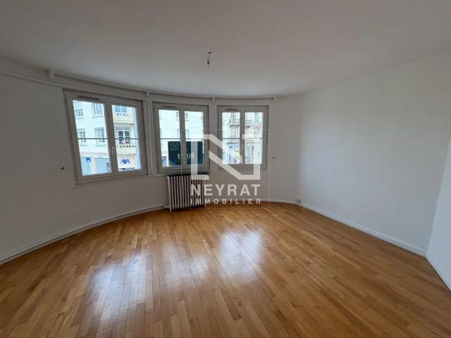 APPARTEMENT T4 A LOUER AUTUN CENTRE VILLE 80 m2 659 € charges comprises par mois: Immobilier AUTUN | Neyrat Immobilier