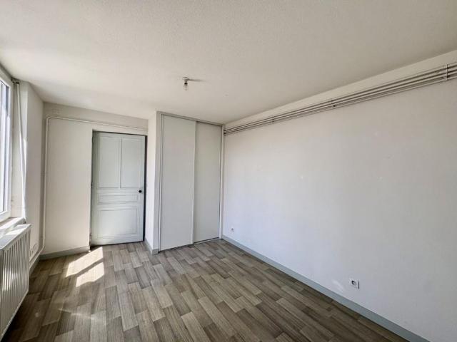 APPARTEMENT T4 A LOUER A ROANNE PLACE VICTOR HUGO