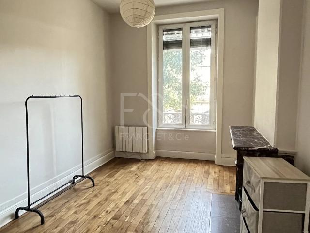 APPARTEMENT T4 A LOUER LYON 7EME ARRONDISSEMENT 118.68 m2 1 439 € charges comprises par mois