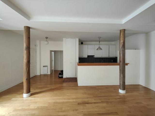 APPARTEMENT T4 A LOUER PARIS 9EME ARRONDISSEMENT Rochechouart 5 103.81 m 2 871 €