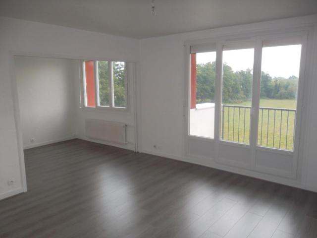APPARTEMENT T4 A LOUER RIORGES LE PONTET