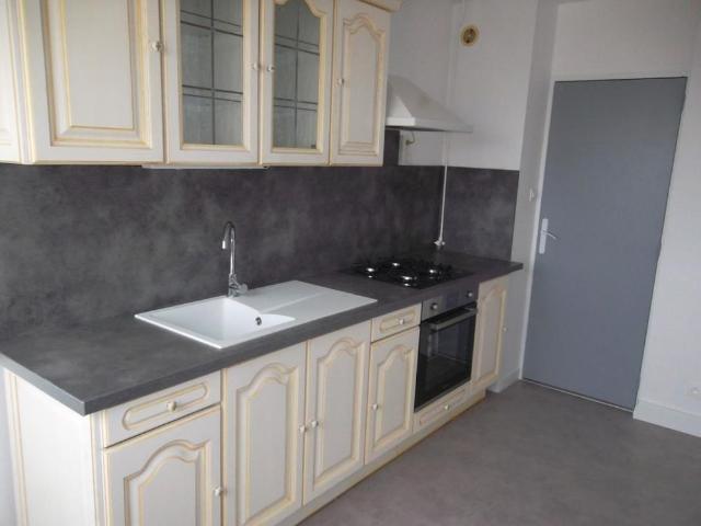 APPARTEMENT T4 A LOUER RIORGES LE PONTET