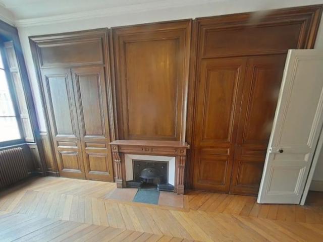 APPARTEMENT T4 A LOUER
