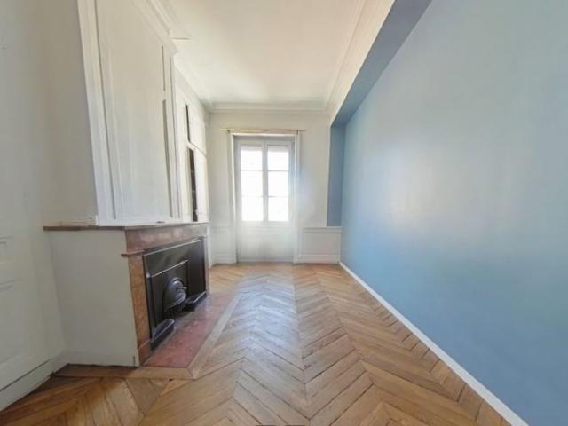 APPARTEMENT T4 A LOUER