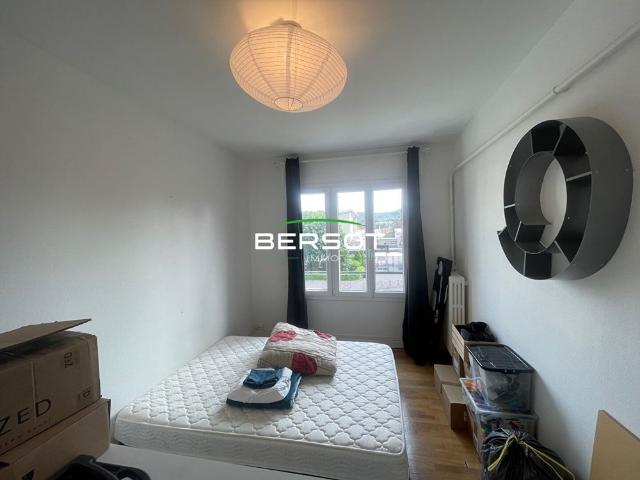 APPARTEMENT T4 AVEC BALCON
