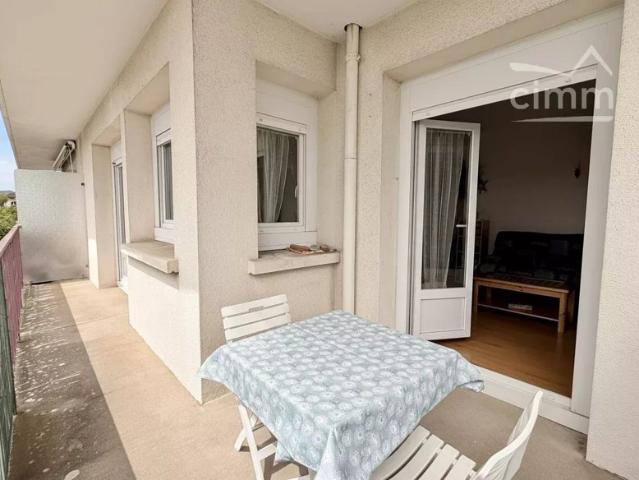 Appartement T4 avec balcon terrasse et stationnement