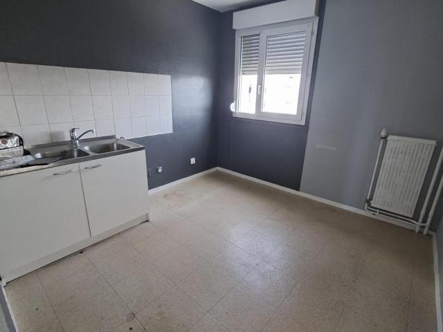 APPARTEMENT T4 AVEC BALCON A CHALON SUR SAONE