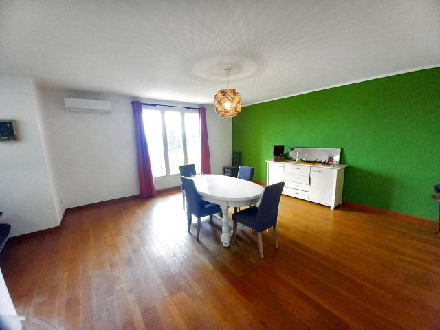 APPARTEMENT T4 AVEC BALCON ET VUE PANORAMIQUE