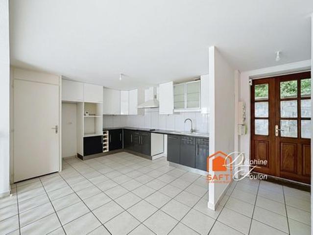 Appartement T4 avec cour privatif