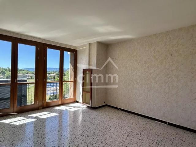 APPARTEMENT T4 AVEC GARAGE