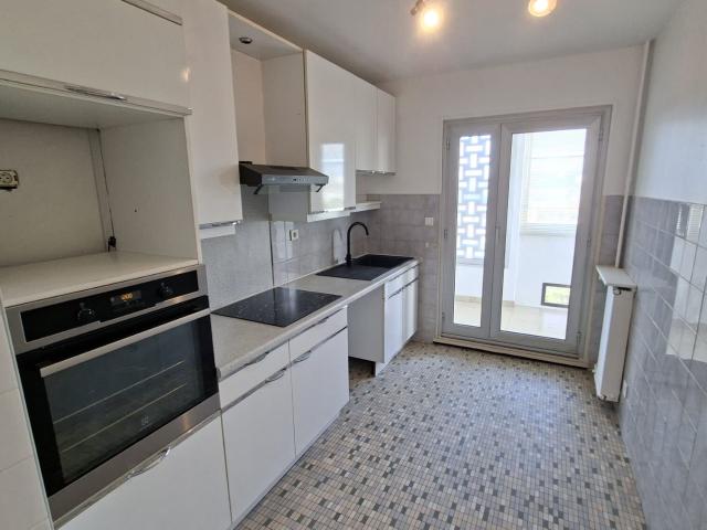 APPARTEMENT T4 AVEC GARAGE 91 M2 QUARTIER MAZARGUES STE