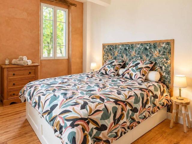 Appartement t4 avec jardinet dans corps de ferme