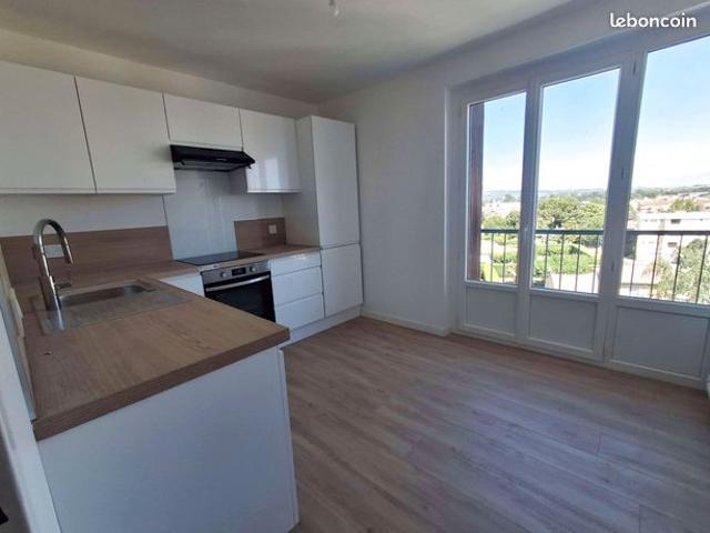 Appartement t4 + balcon + garage