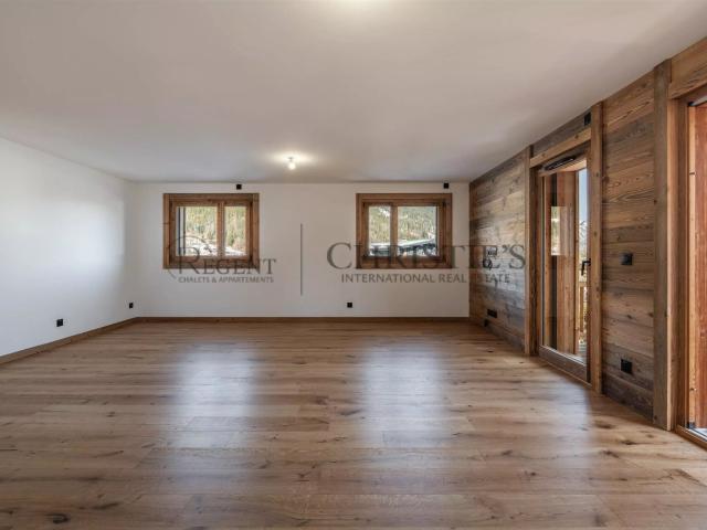 Appartement T4 + Cabine Au Rez De Chaussée Surélevé Les Ge. 119m² Les Gets