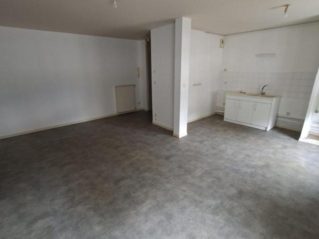 Appartement T4 CENTRE VILLE MONTCEAU