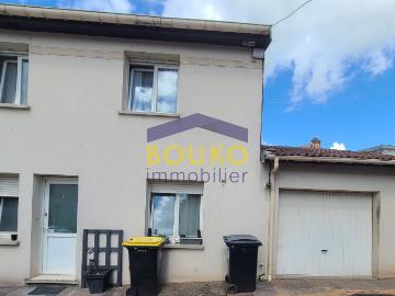 APPARTEMENT T4 CUISINE OUVERTE 3 CHAMBRES PARKING COUVERT