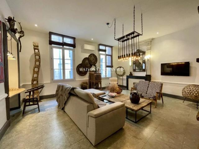 APPARTEMENT T4 DANS HÔTEL PARTICULIER