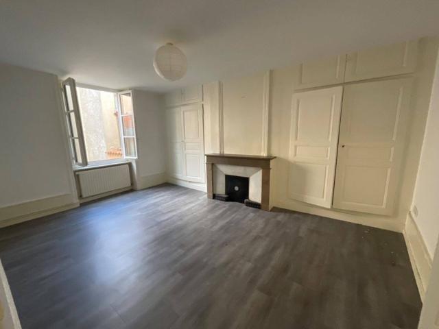 Appartement T4 dans le centre ville de Montbrison
