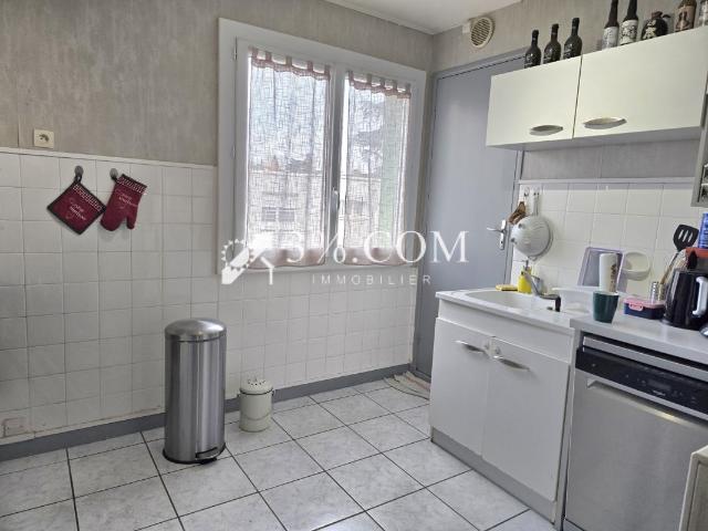 Appartement T4 de 68 m2 avec balcon et cave