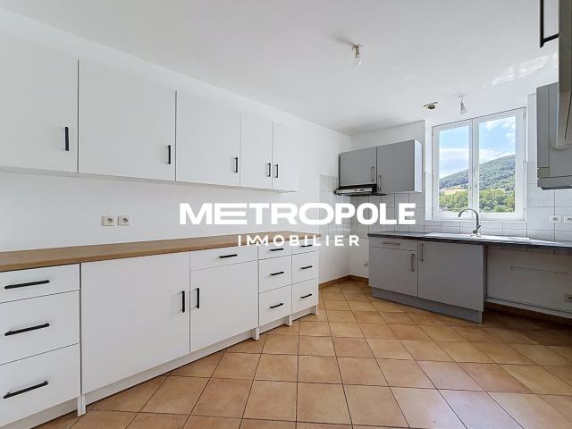 Appartement T4 de 80 m2 avec terrasse en plein cœur de Pontcharra sur Turdine