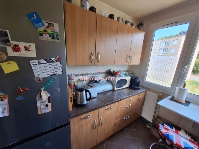 Appartement T4 de 80 m² Dernier étage Vue dégagée 2 stationnements