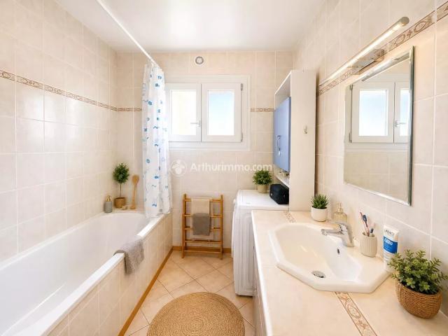 Appartement T4 de 80 m² – Terrasse – 3 chambres – Résidence. 80m² Bons en Chablais