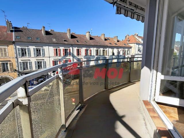 Appartement T4 de 87 m2 entièrement rénové Double séjour Bal. 86m² Vesoul