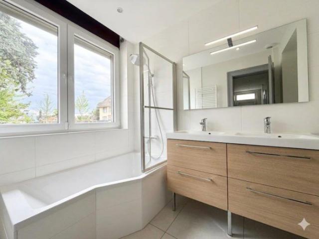 appartement T4 de 98,84 m² spacieux et lumineux à Eckbolsheim
