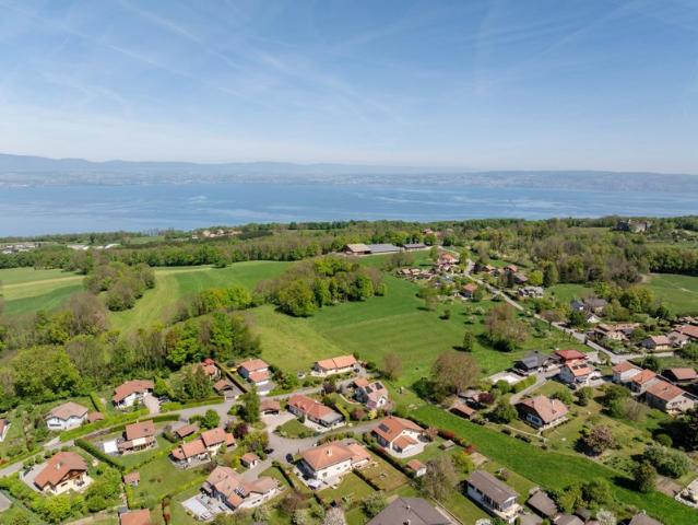 Appartement T4 de 101 m², élégant et lumineux, avec terrasse et grand jardin exposé Sud