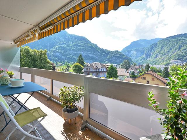 APPARTEMENT T4 AVEC CAVE ET GARAGE A CLUSES