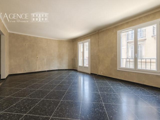 Appartement T4 de 128 m² avec terrasse de 25m², chambre de se