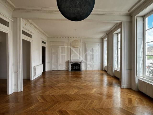 Appartement T4 de 160m² Quai Fulchiron Vieux Lyon