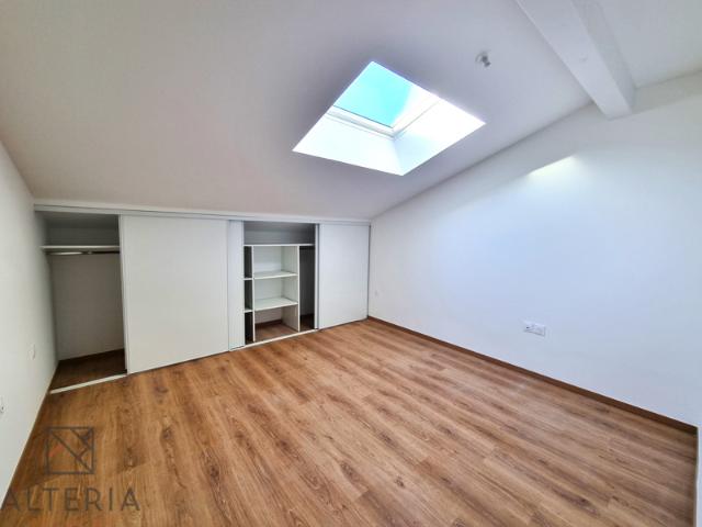 APPARTEMENT T4 DERNIER ETAGE PINS JUSTARET