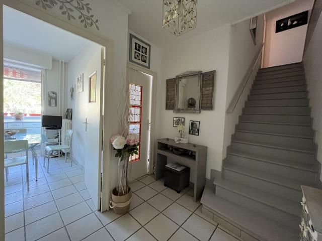 APPARTEMENT T4 DUPLEX / GARAGE / CAVE PAU