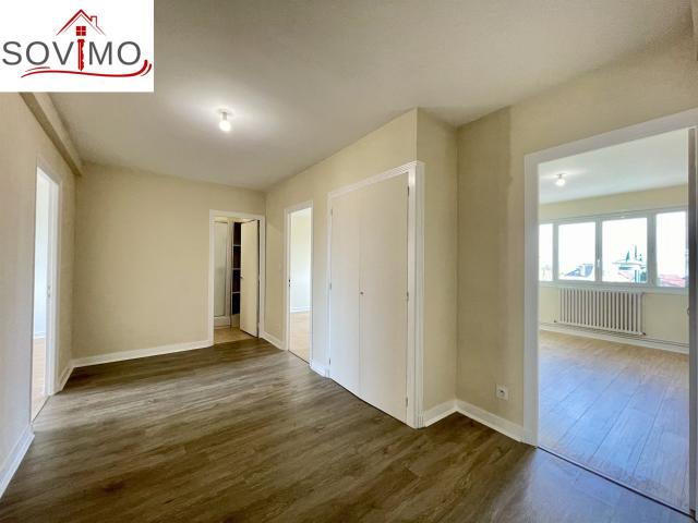 Appartement T4 En Centre Ville, 3Me Étage, Bord De Route 97m² Saint Junien