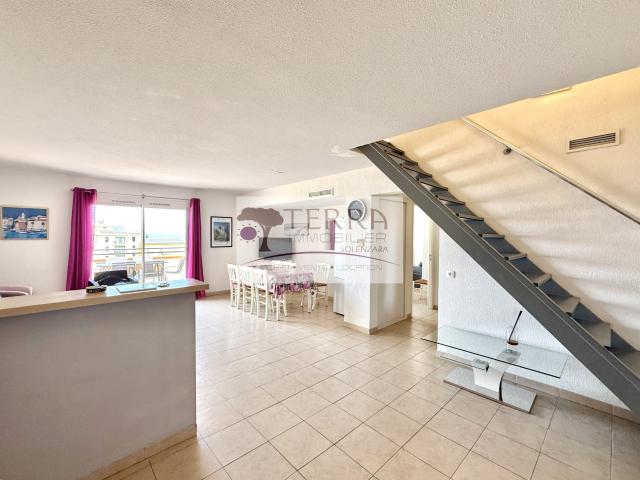 Appartement T4 en duplex de 94 m2 SOLENZARA