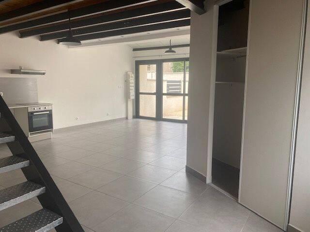 APPARTEMENT T4 EN DUPLEX + JARDIN + PARKING A TOURNON SUE RHONE